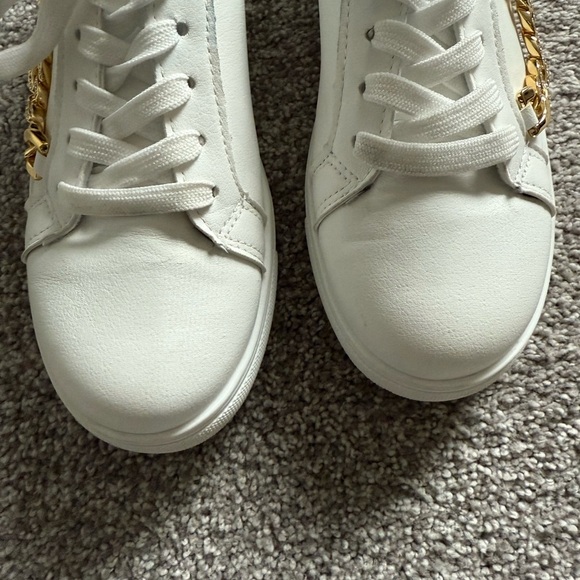 SHEIN White and Gold Chain Accent Sneakers - Picture 7 of 8